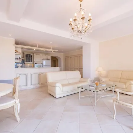 Apartman Beausite Avec Vue Sainte-Maxime